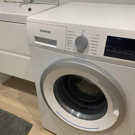 Centre - Beautiful Bright Apartment! Daire