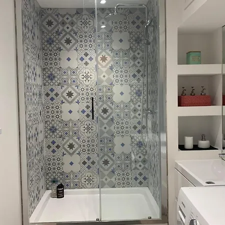 شقة Centre - Beautiful Bright Apartment!